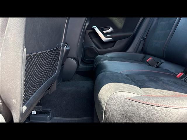 MERCEDES-BENZ A 180 usata, con Volante multifunzione