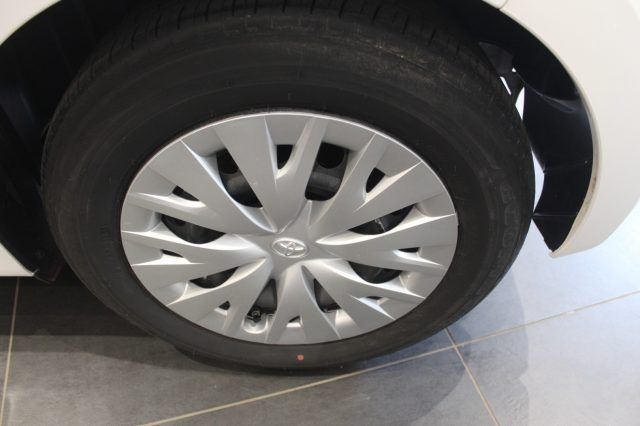 TOYOTA Yaris usata, con Specchietti laterali elettrici