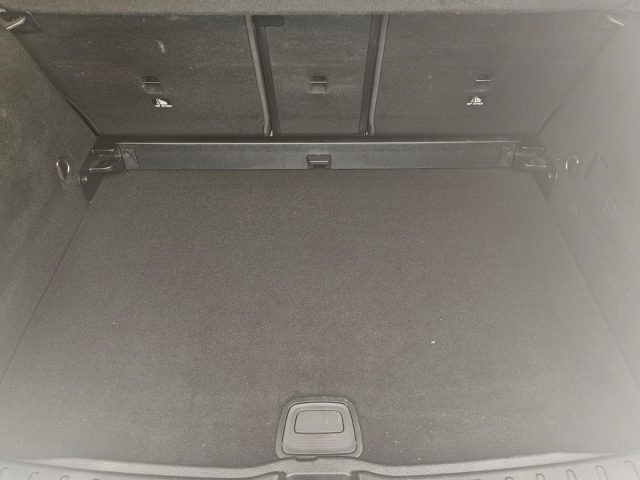 MERCEDES-BENZ GLA 180 usata, con Climatizzatore