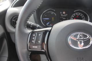 TOYOTA Yaris usata, con Telecamera per parcheggio assistito