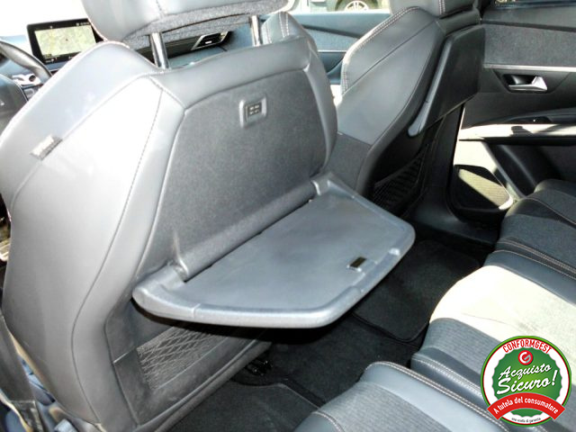 PEUGEOT 5008 usata, con Lettore CD
