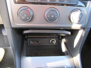 VOLKSWAGEN Golf Sportsvan usata, con Servosterzo