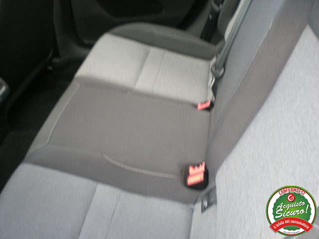 VOLKSWAGEN Golf usata, con Airbag testa