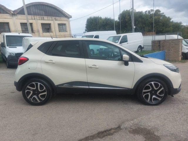 RENAULT Captur usata, con Autoradio