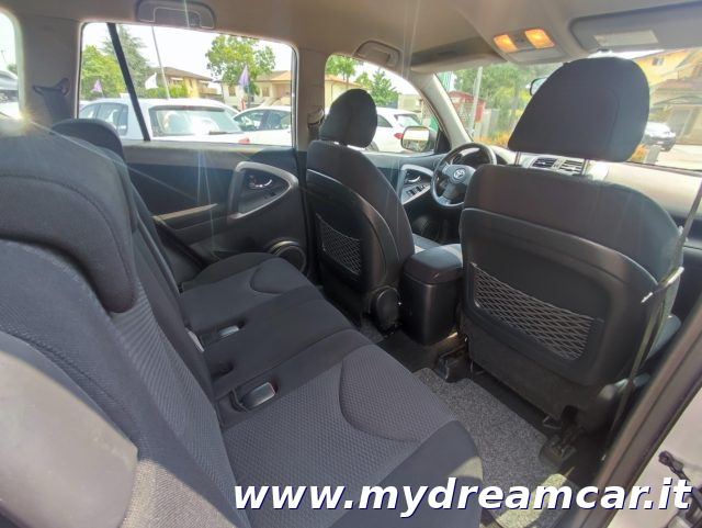 TOYOTA RAV 4 usata, con Specchietti laterali elettrici