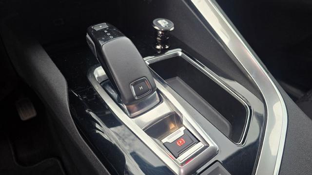 PEUGEOT 3008 usata, con Volante in pelle