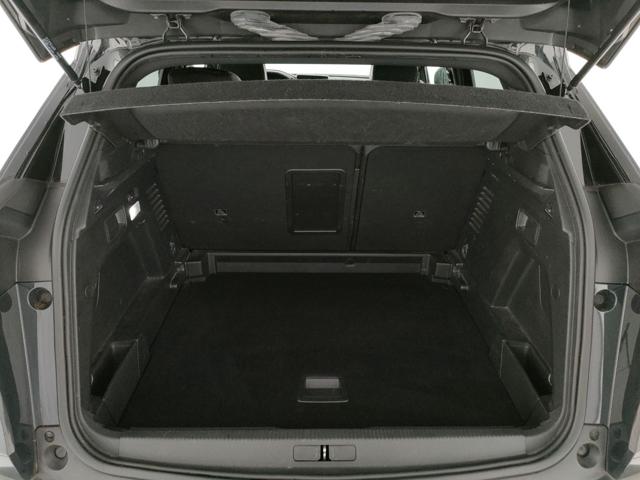 PEUGEOT 3008 usata, con Leve al volante