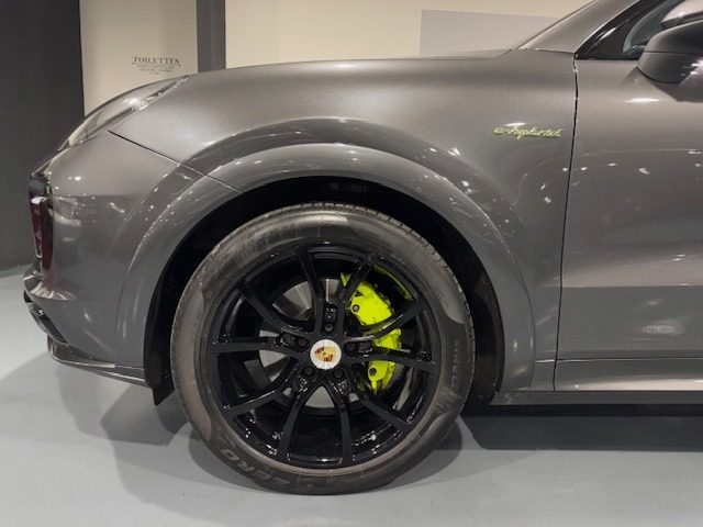 PORSCHE Cayenne usata, con Sedile posteriore sdoppiato