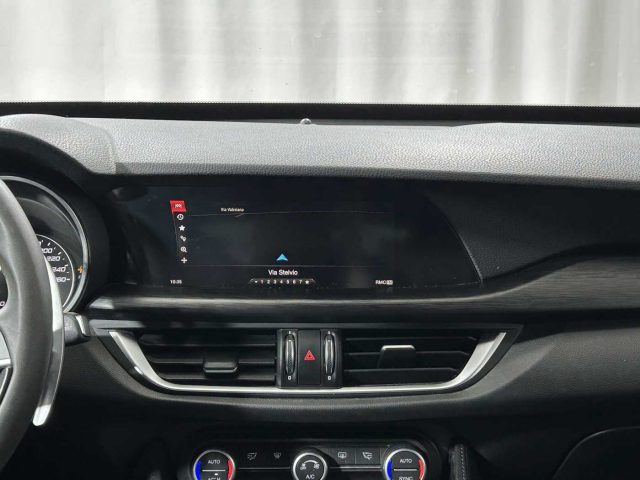 ALFA ROMEO Stelvio usata, con Autoradio digitale