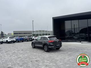 VOLKSWAGEN T-Roc usata, con Controllo automatico clima