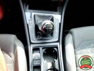 VOLKSWAGEN Golf usata, con USB