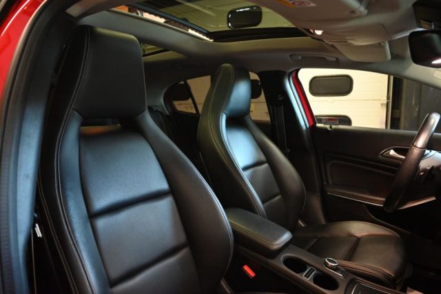 MERCEDES-BENZ GLA 200 usata 36