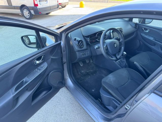 RENAULT Clio usata, con Specchietti laterali elettrici