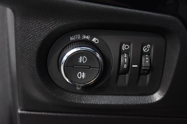 OPEL Corsa usata, con Touch screen