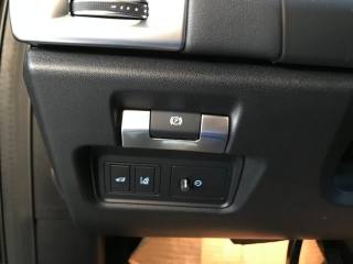 JAGUAR E-Pace usata, con Volante in pelle