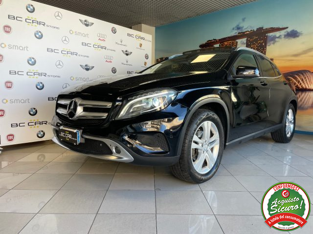 MERCEDES-BENZ GLA 200 usata, con Sensori di parcheggio posteriori