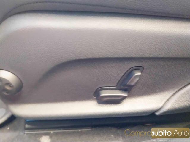 MERCEDES-BENZ E 220 usata 33