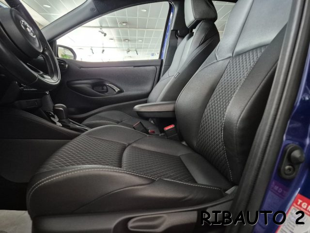 TOYOTA Yaris usata, con USB