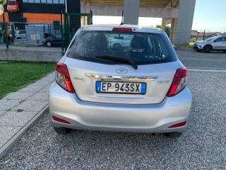 TOYOTA Yaris usata, con Autoradio