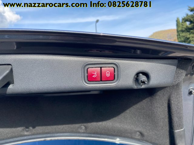MERCEDES-BENZ E 220 usata, con Riconoscimento dei segnali stradali