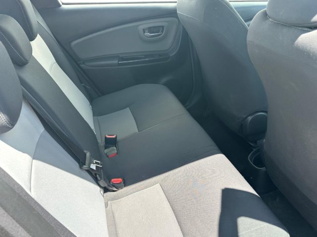 TOYOTA Yaris usata, con Volante multifunzione