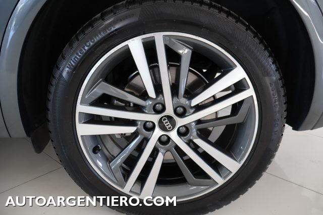 AUDI Q5 usata, con Sensori di parcheggio anteriori