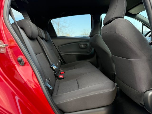 TOYOTA Yaris usata 23