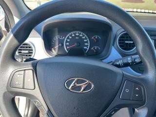 HYUNDAI i10 usata, con Sedile posteriore sdoppiato