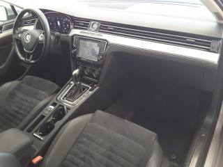 VOLKSWAGEN Passat Variant usata, con Fari Xenon