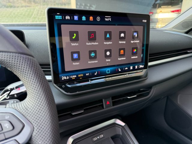 VOLKSWAGEN T-Roc usata, con Controllo automatico clima