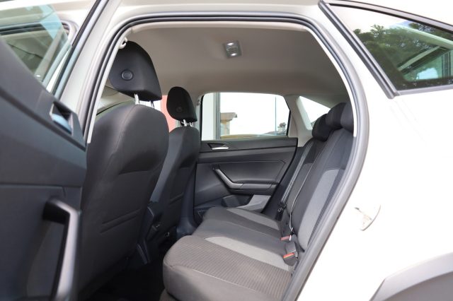 VOLKSWAGEN Taigo usata, con Airbag testa