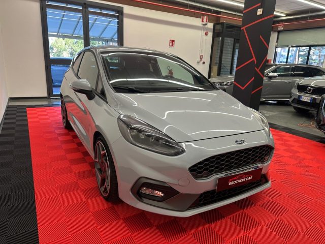 FORD Fiesta usata, con Autoradio