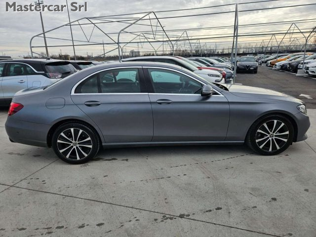 MERCEDES-BENZ E 220 usata, con Controllo automatico clima