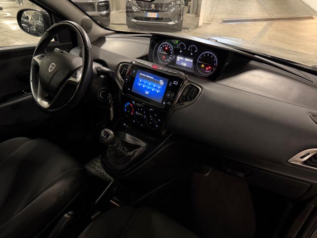 LANCIA Ypsilon usata, con Fendinebbia