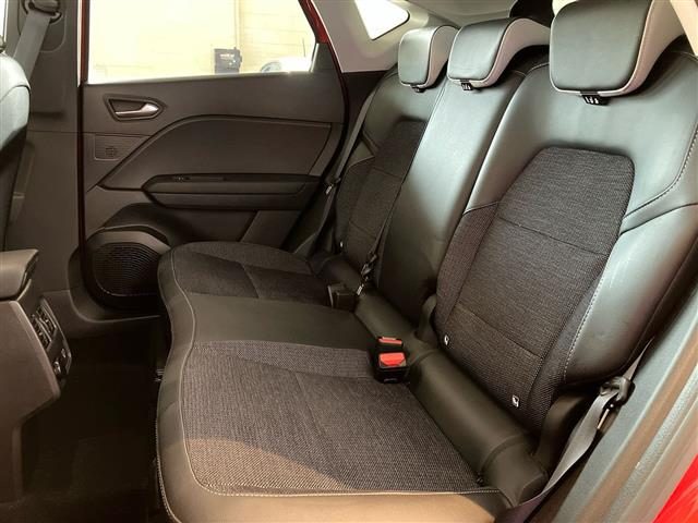 RENAULT Captur usata, con Volante in pelle