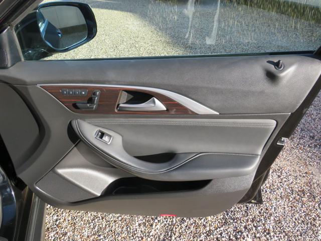 INFINITI QX30 usata, con Autoradio digitale