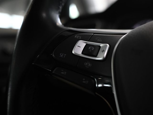 VOLKSWAGEN Golf usata, con Fari LED