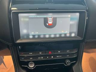 JAGUAR F-Pace usata, con Autoradio
