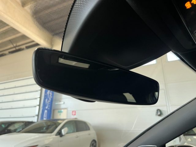 VOLKSWAGEN Golf usata, con Touch screen