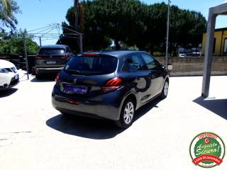 PEUGEOT 208 usata, con Boardcomputer