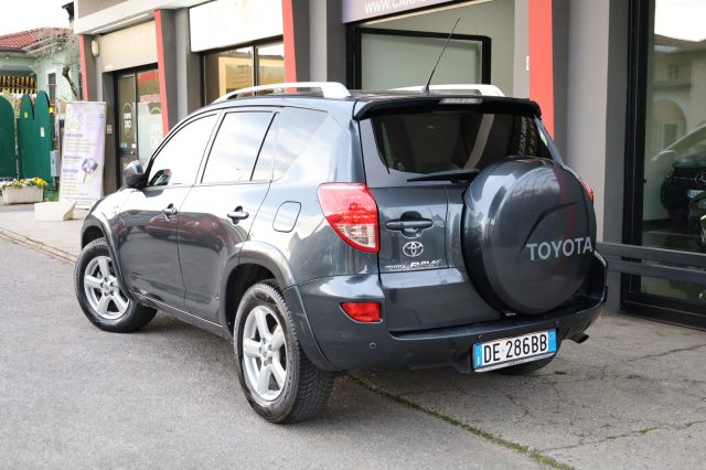 TOYOTA RAV 4 usata, con Cerchi in lega