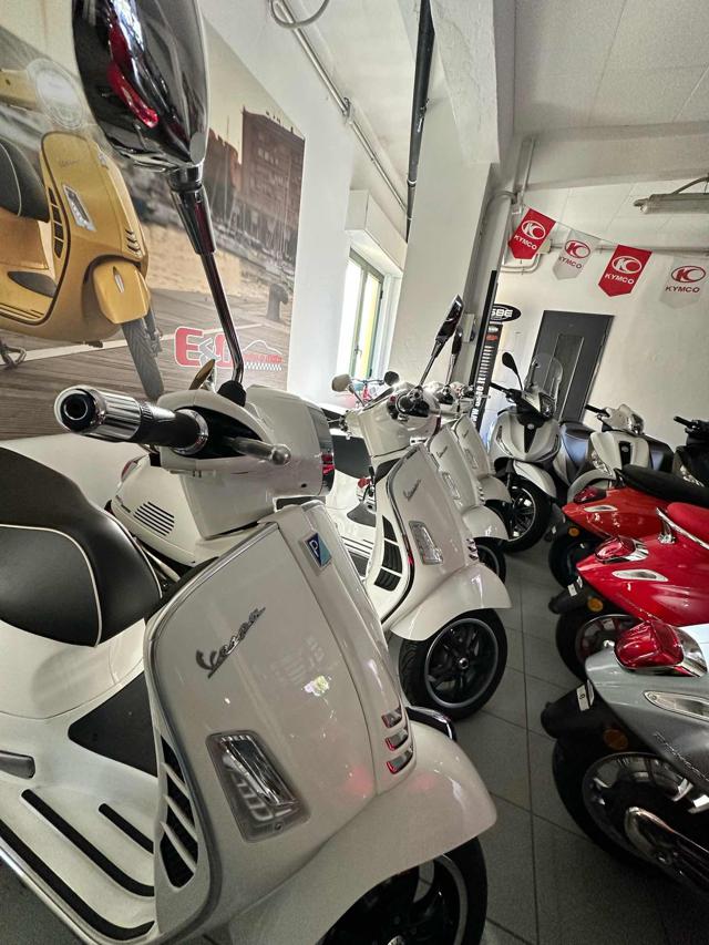 VESPA GTS 300 Super usata 13