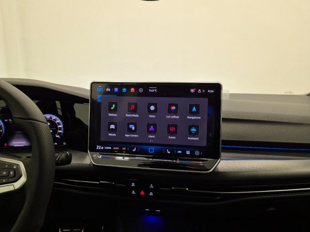 VOLKSWAGEN Golf usata, con USB