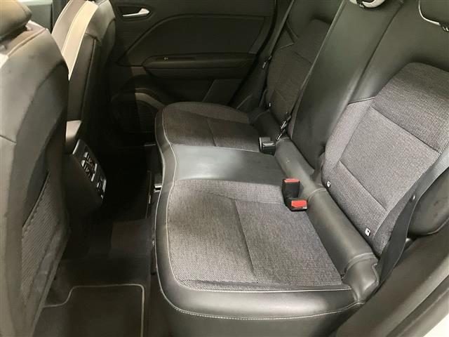 RENAULT Captur usata, con Volante in pelle