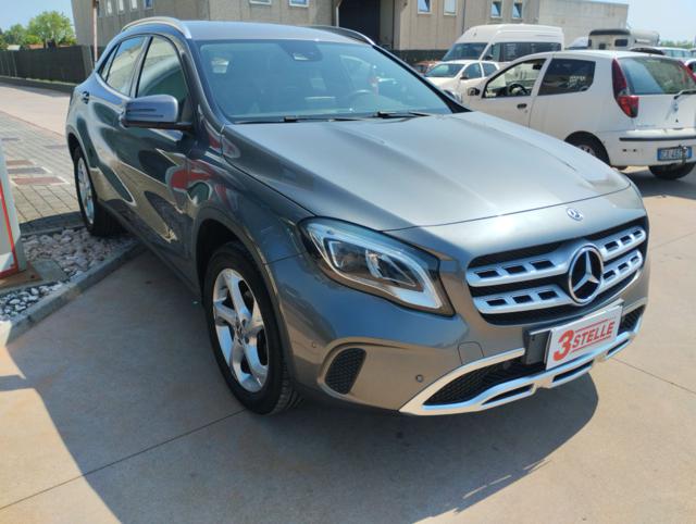 MERCEDES-BENZ GLA 180 usata, con Alzacristalli elettrici