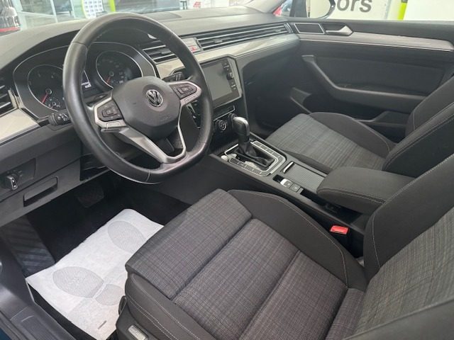 VOLKSWAGEN Passat Variant usata, con Cruise Control