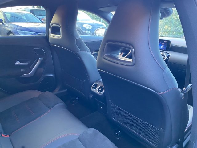 MERCEDES-BENZ CLA 200 usata, con Park Distance Control
