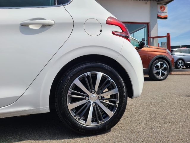 PEUGEOT 208 usata, con Touch screen