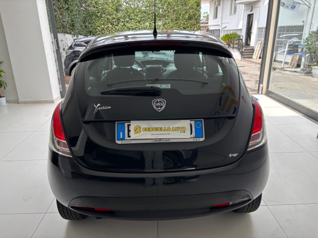 LANCIA Ypsilon usata, con ESP