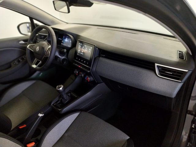 RENAULT Clio usata, con Autoradio digitale
